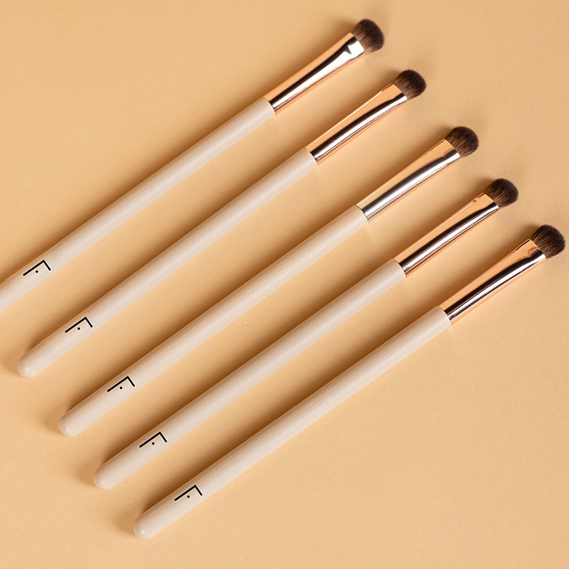 Flat Eyeshadow Brush | Freshly Cosmetics